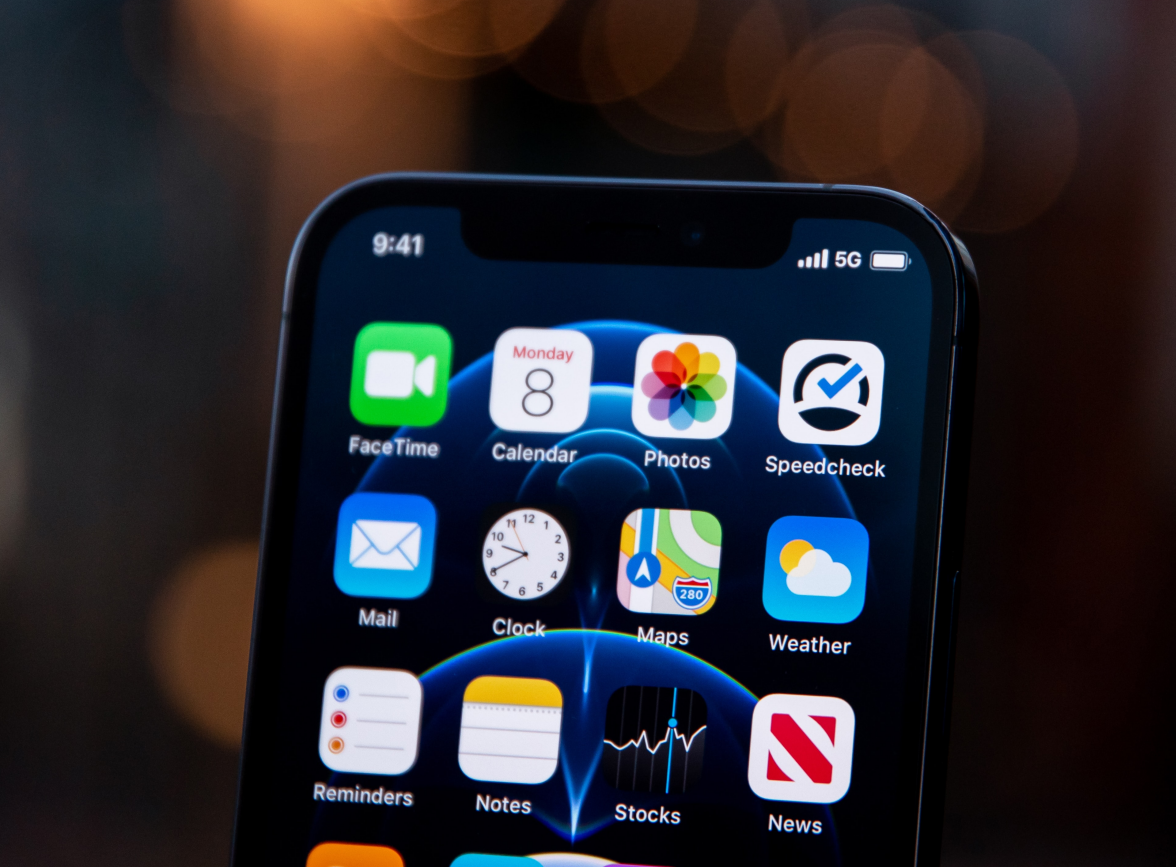 文城镇苹果手机维修分享为什么 iPhone 12 在冬季会自动关机 